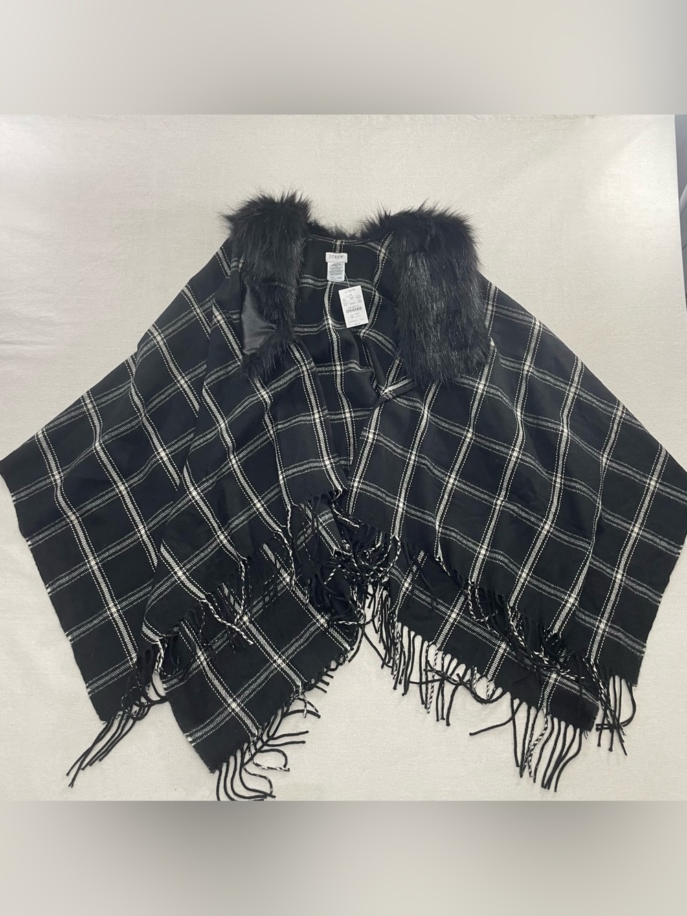 J Crew Women’s Faux Fur Cape Scarf Shawl AG527 One Size Black White NWT